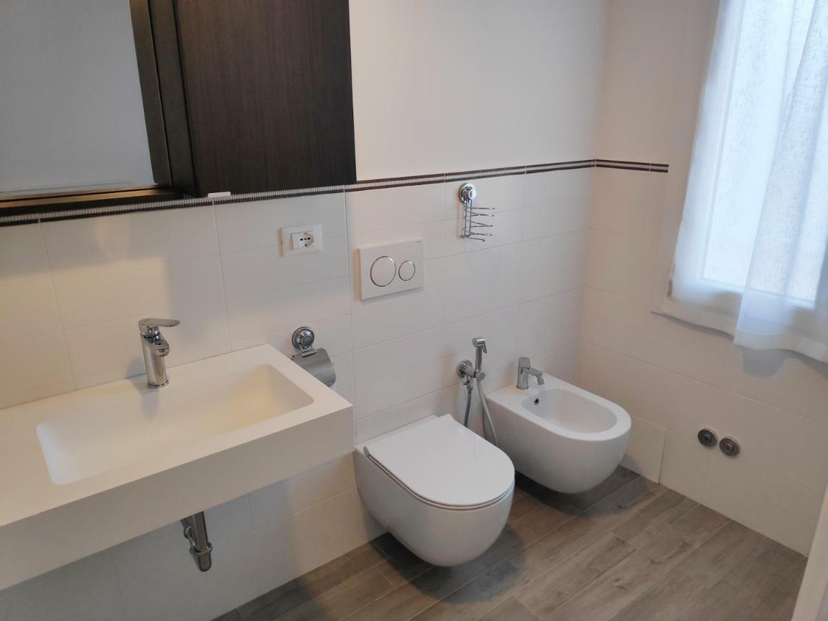Casadei Guest House Stazione Болонья Экстерьер фото